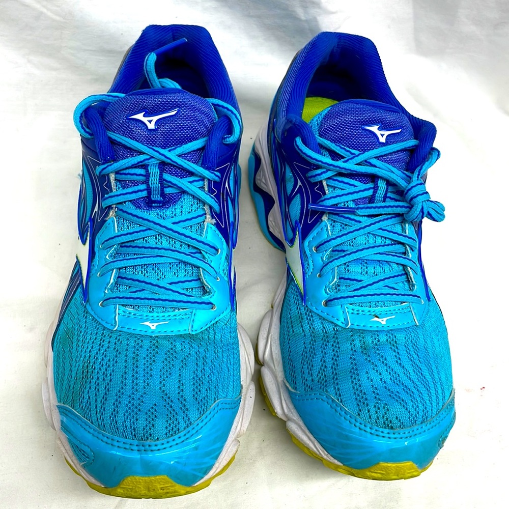 ASIC Wave inspire 14 low top sneakers ladies sz 9